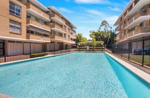 Randwick Apartment | Randwick Apt Walk to Centennial Park & Beach