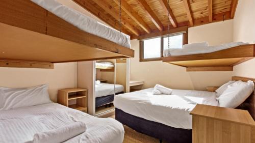 Hotham Heights Apartment | Razorback 7