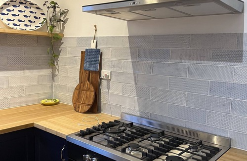 Augusta House | Recently renovated Beach house Close walk to shops, pubs and beach.