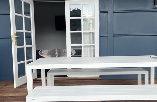 Augusta House | Recently renovated Beach house Close walk to shops, pubs and beach.