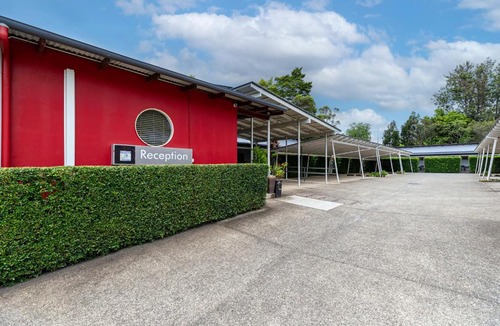 Woombye Hotel | Red Bridge Motor Inn
