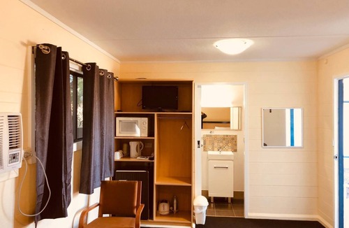Muswellbrook Hotel | Red Cedar Motel