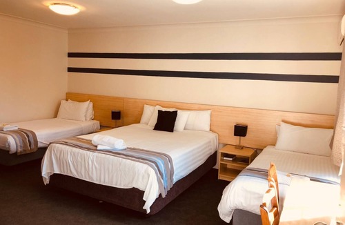 Muswellbrook Hotel | Red Cedar Motel