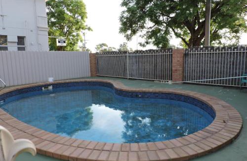 Red Cliffs Hotel | Red Cliffs Colonial Motor Lodge, Mildura Region