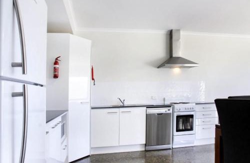 Melville Apartment | Red Door Retreat