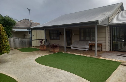 Pemberton House | Red Robin Cottage short stay