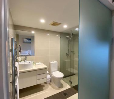 Redcliffe Apartment | Redcliffe 3-Bedroom Waterfront Penthouse