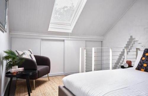 Redfern House | Redfern Classic Terrace - Parking and Balcony