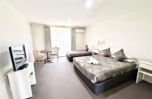 Mathoura Hotel | Redgum Motel