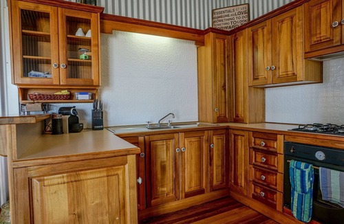 Moonta House | Redwing Barn, the perfect family getaway. Say Hi to the animals! Pet friendly!