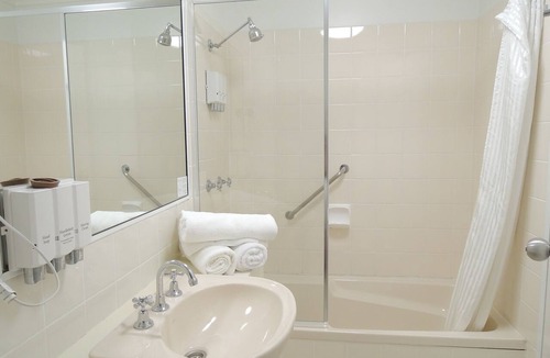 Cairns North Hotel | Reef Palms Motel
