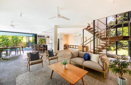 Nightcliff Villa | Reef Villa - A Sprawling Waterfront Oasis