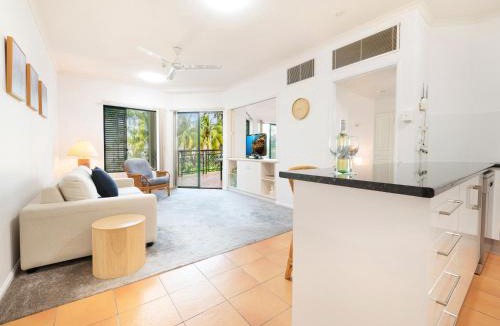 Cairns North Apartment | Reefside Escape