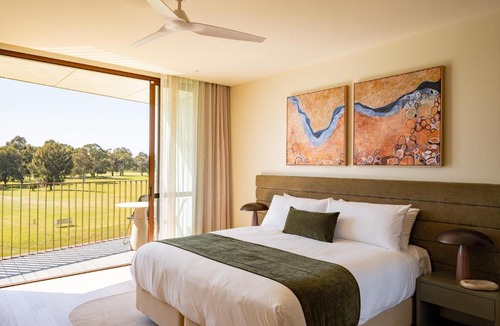 Moama Hotel | Reflections at Rich River