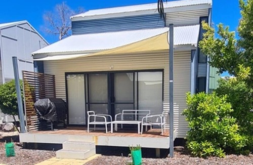 Preston Beach Cottage | Relax and unwind at Serenity at Sea