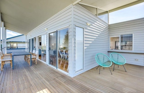 Middleton House | Relax at Middleton - Pets Negotiable - Wi-Fi
