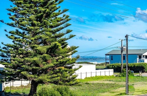 Middleton House | Relax at Middleton - Pets Negotiable - Wi-Fi