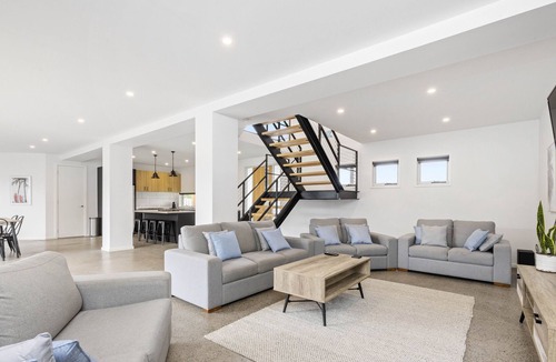 Surf Beach House | Relax at surf beach.