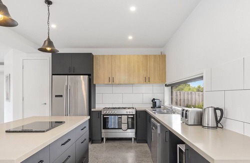 Surf Beach House | Relax at surf beach.