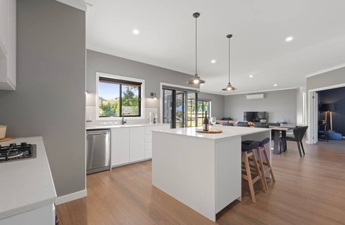 Mansfield House | Relax & Explore Mansfield Spacious Family Retreat Near Mt Buller