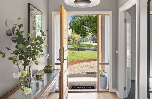 Mansfield House | Relax & Explore Mansfield Spacious Family Retreat Near Mt Buller