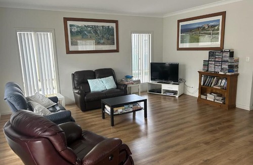 McCracken House | Relax in Comfort