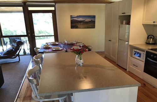 Taylor Bay House | Relax In Taylor Bay Lake Eildon