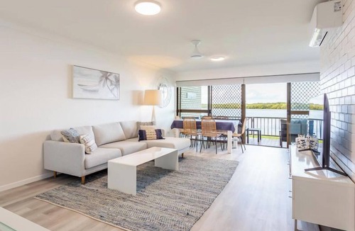 Maroochydore Apartment | Relax & unwind in the "Beach House"