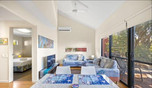 Preston Beach House | Relaxing Beach shack at the Footprints complex