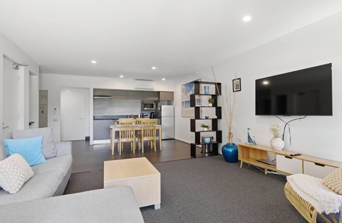 Batehaven Apartment | Relaxing Coastal unit in Batehaven