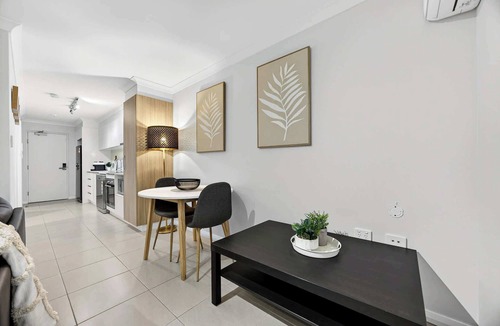 Rockingham Apartment | Relaxing Rockingham 1BR Balcony & Parking