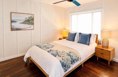 Tin Can Bay House | Relaxing Tin Can Bay Cottage, Walk to the water front and Pub