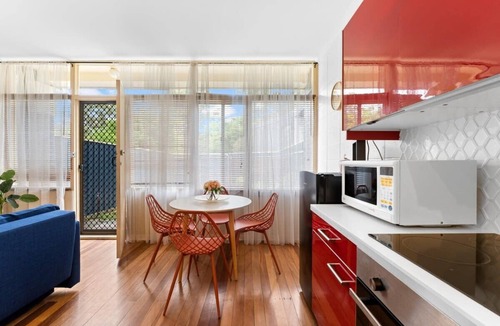 Adelaide Central Business District Apartment | Renovated 1BR Unit CBD/Parking/Wi-Fi/South Tce