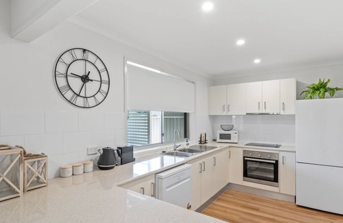 South Evans Head Apartment | Renovated 3BR apartment with pool, WiFi, air-con & linen included, walking distance to beaches