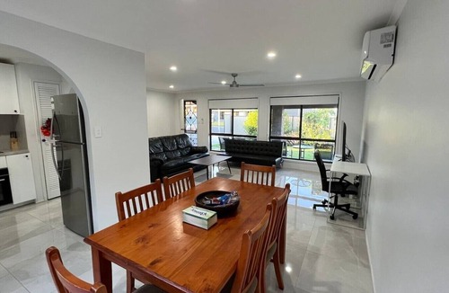 Hillcrest House | Renovated House ,3Bed Master with A/C,Free Parking