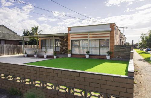 Werribee House | Renovated Three Bedroom House in Prime Werribee Location