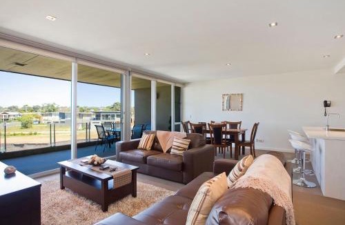 Torquay Apartment | Resort Penthouse 301