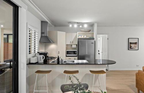 Toowong Apartment | Resort-Style 3BR River and Hosp plus Parking and Pool