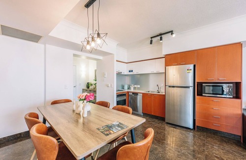 Gold Coast Apartment | Resort Style Chevron By Gold Coast Travels