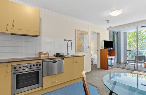 Chippendale Apartment | Retro Chippendale Stay - Pool & Gym Access