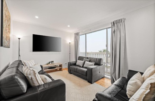 Rhyll House | Rhyll Harbour Views