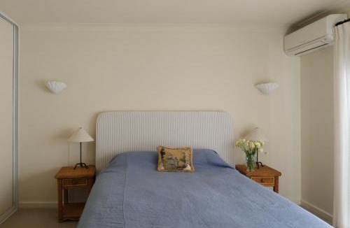 Cottesloe Apartment | Ric's Deux - ocean-front, 3 bedroom, beach villa