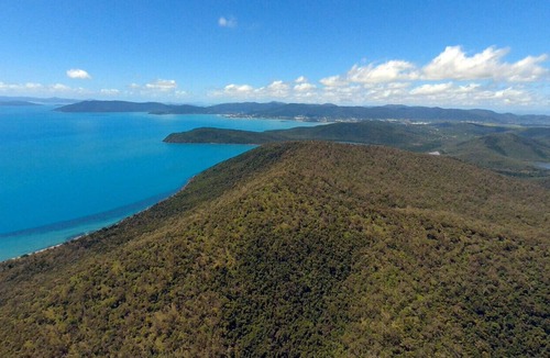 Woodwark Cabin | Ridge Cabin - Massive Whitsundays Views