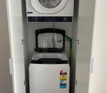 Moonee Ponds Apartment | Rise to the top!