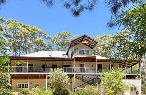 Shadforth House | Rivendell House: Spacious retreat, pet friendly