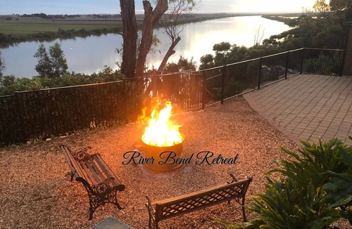 Seymour House | River Bend Retreat - Holiday Home Rental