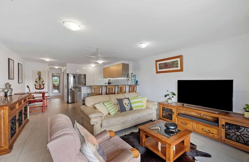 Maroochydore Apartment | River Flow Retreat - 2BR by Maroochy River & Island