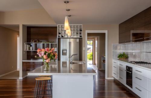 Riverside House | River Haven serene spacious with river views