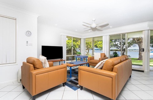 Iluka House | River Luxury