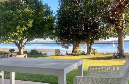 Iluka House | River Luxury - Set right on Iluka Bay